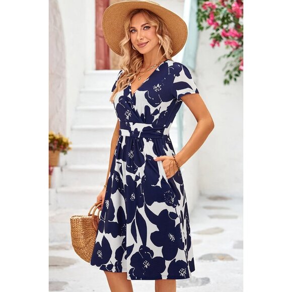 Women's Summer Short Sleeve V-Neck Floral Short Party Dress with Pockets - Picture 5 of 6